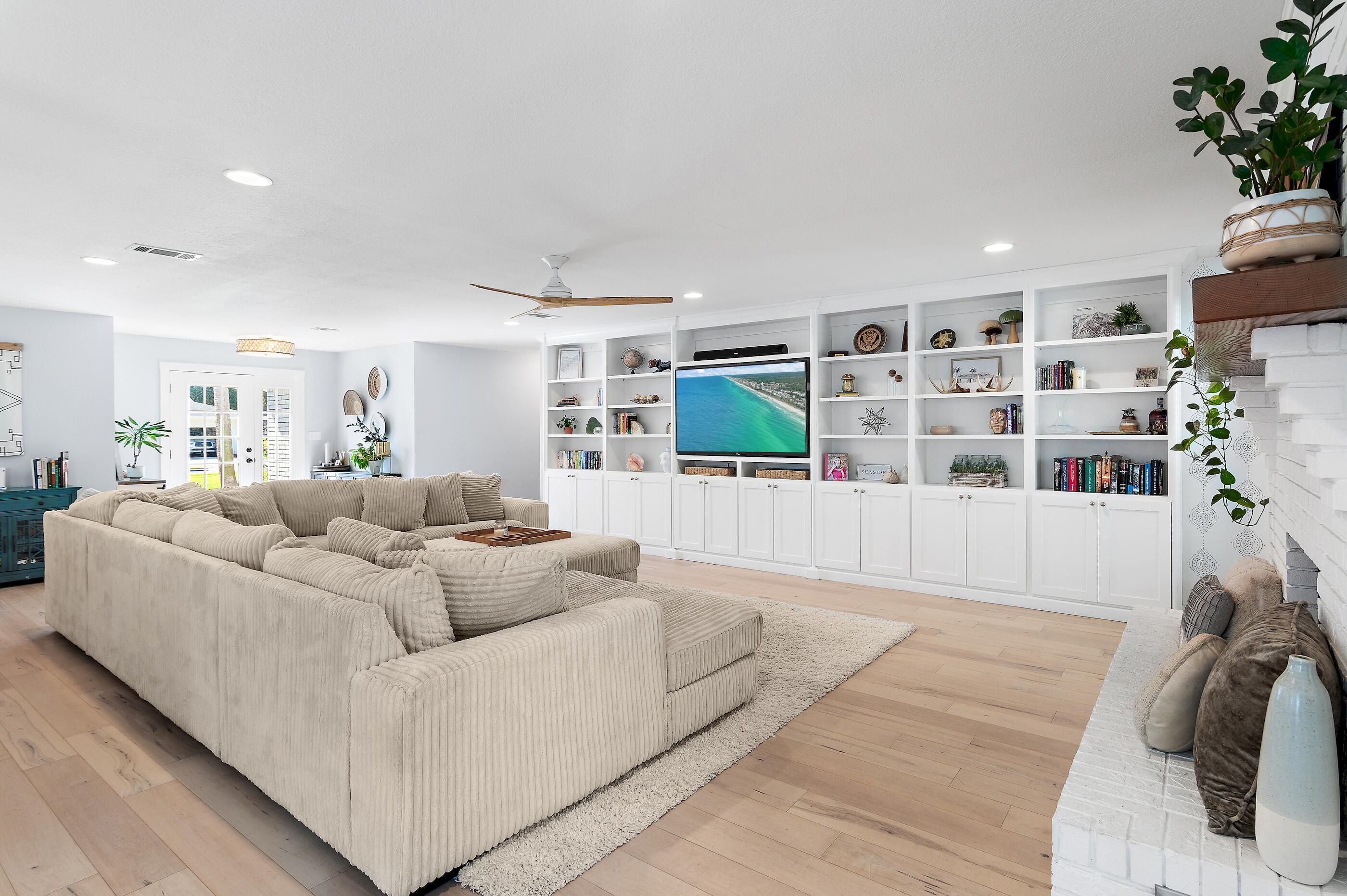 84 W Country Club Drive Destin FL 32541