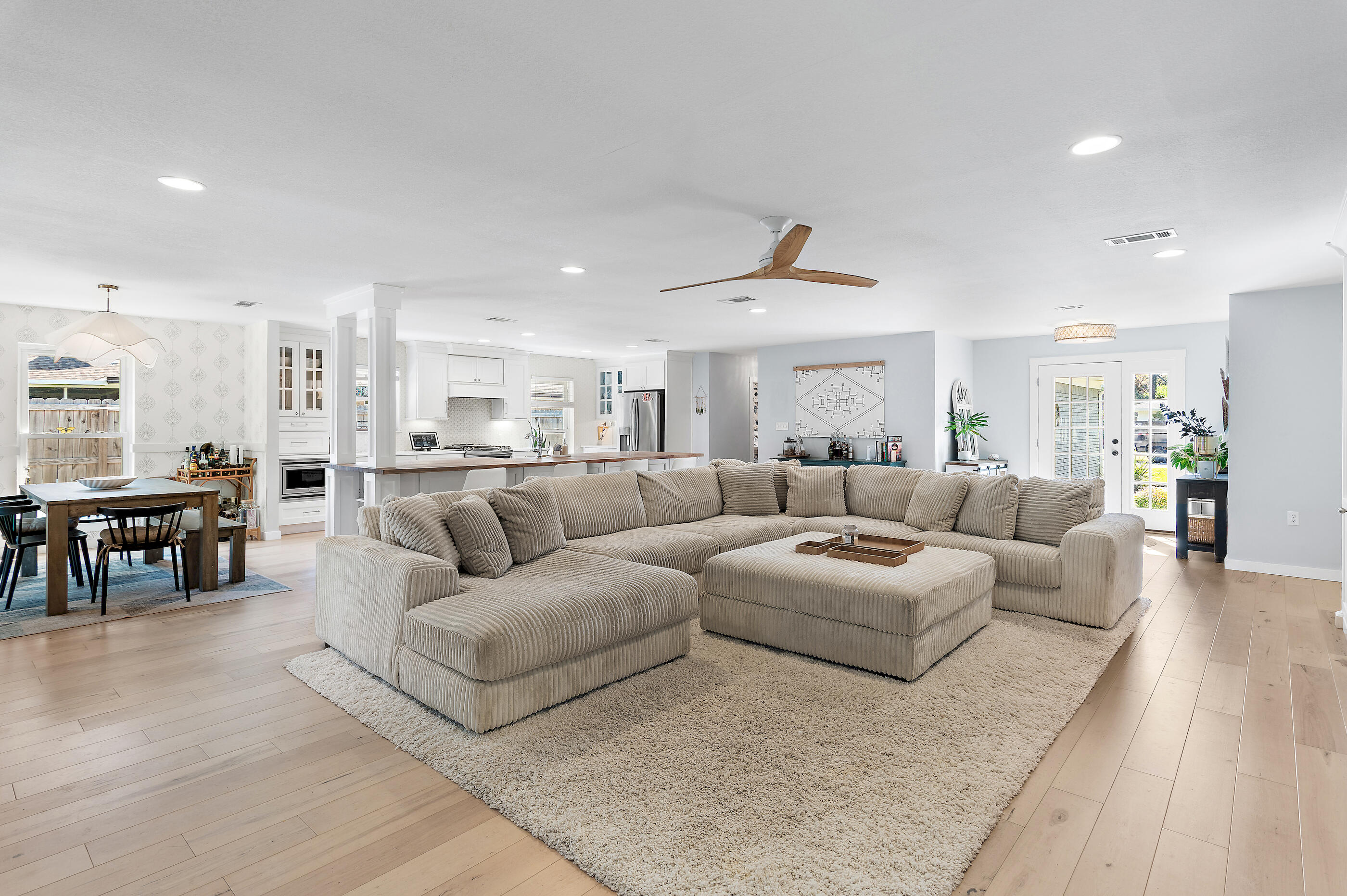 84 W Country Club Drive Destin FL 32541