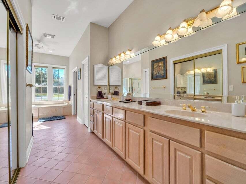 122 W Country Club Drive Destin FL 32541