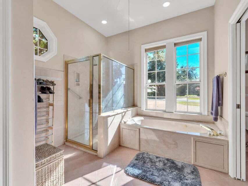 122 W Country Club Drive Destin FL 32541