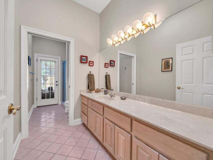 122 W Country Club Drive Destin FL 32541