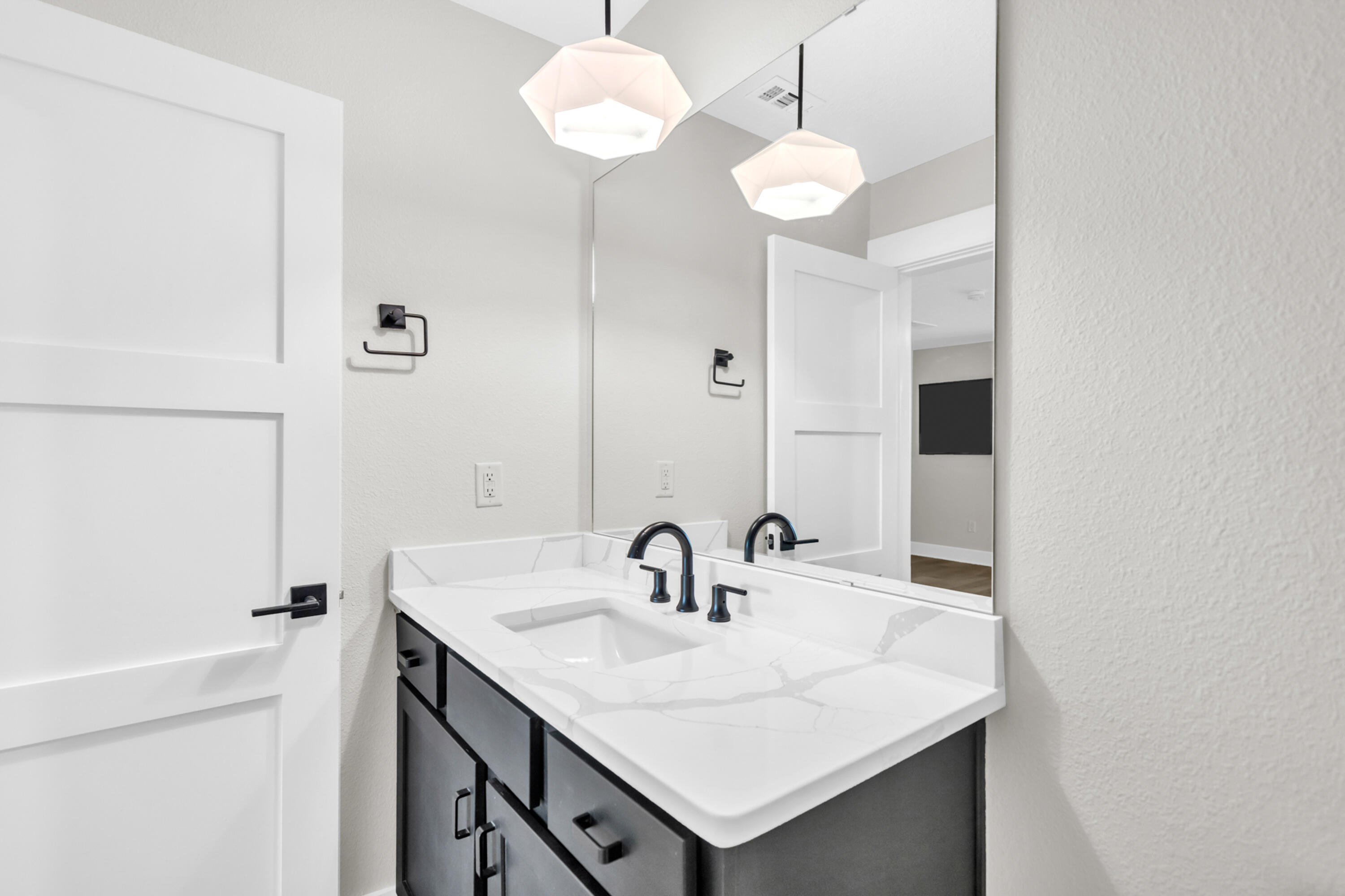 172 Blue Pond Circle Ponce De Leon FL 32455