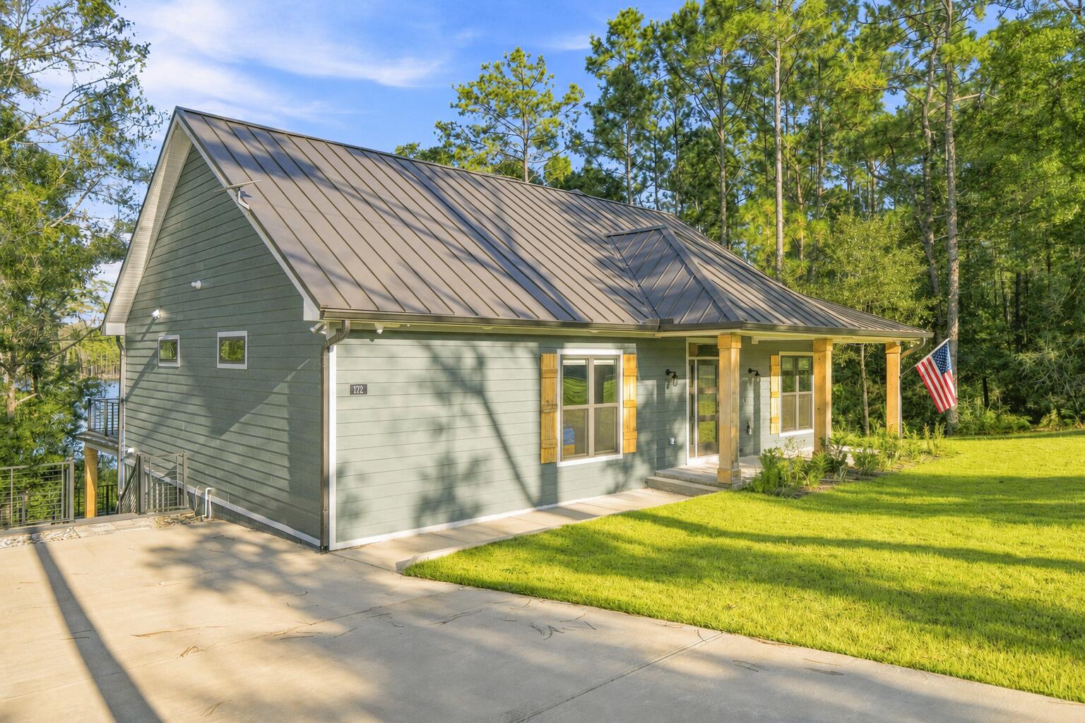 172 Blue Pond Circle Ponce De Leon FL 32455