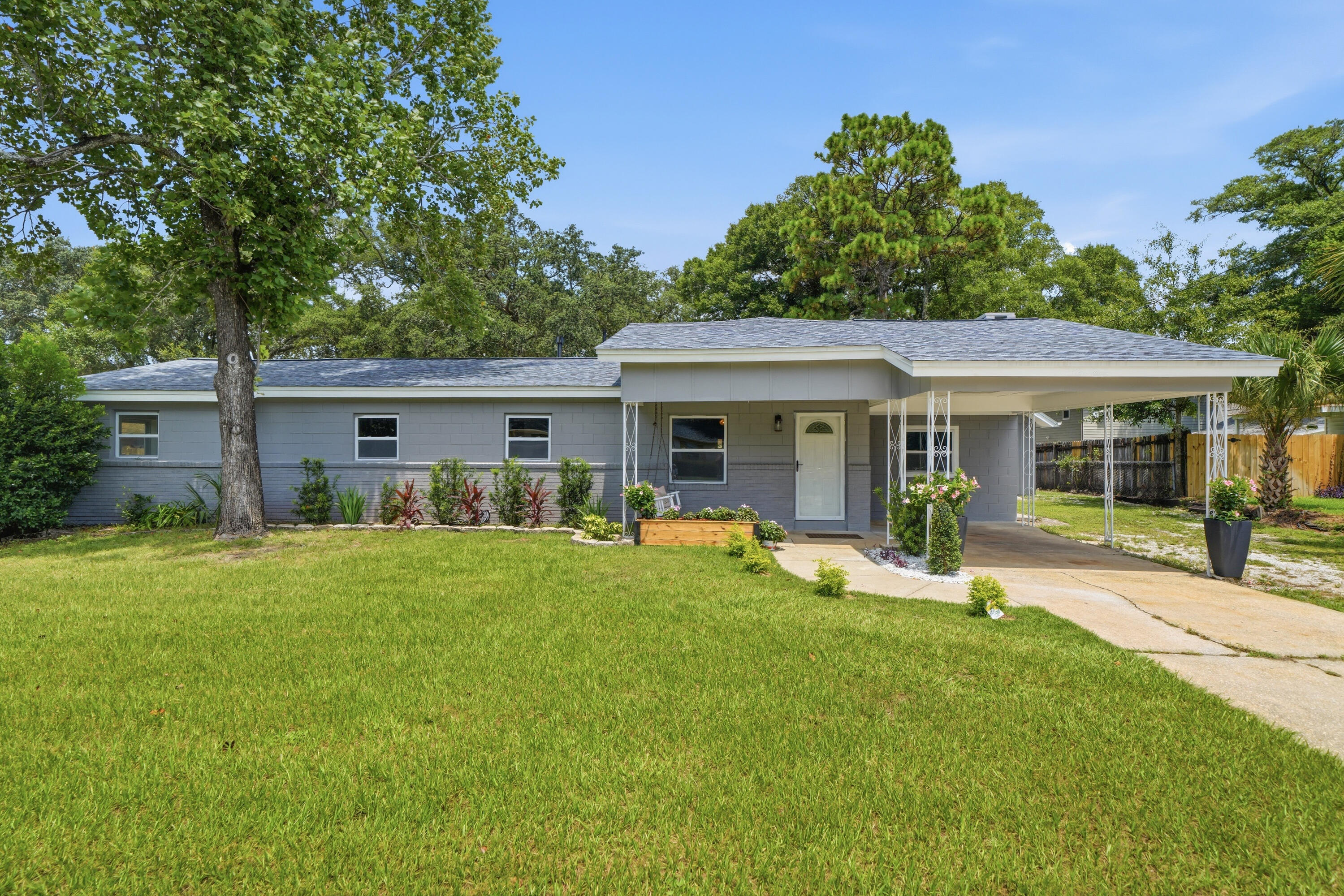 390 Davenport Avenue Valparaiso FL 32580