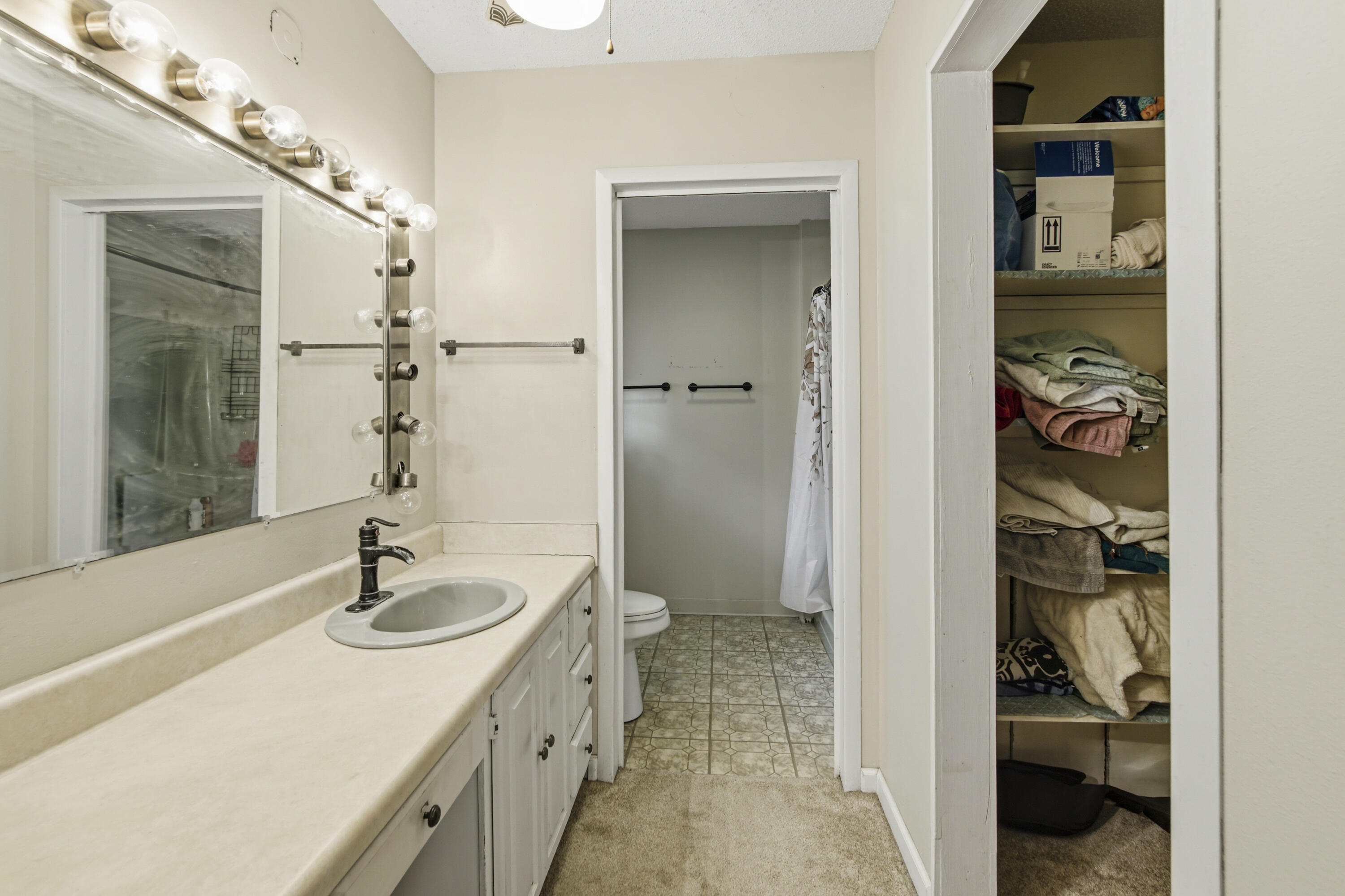 8116 Highway 393 Highway Laurel Hill FL 32567