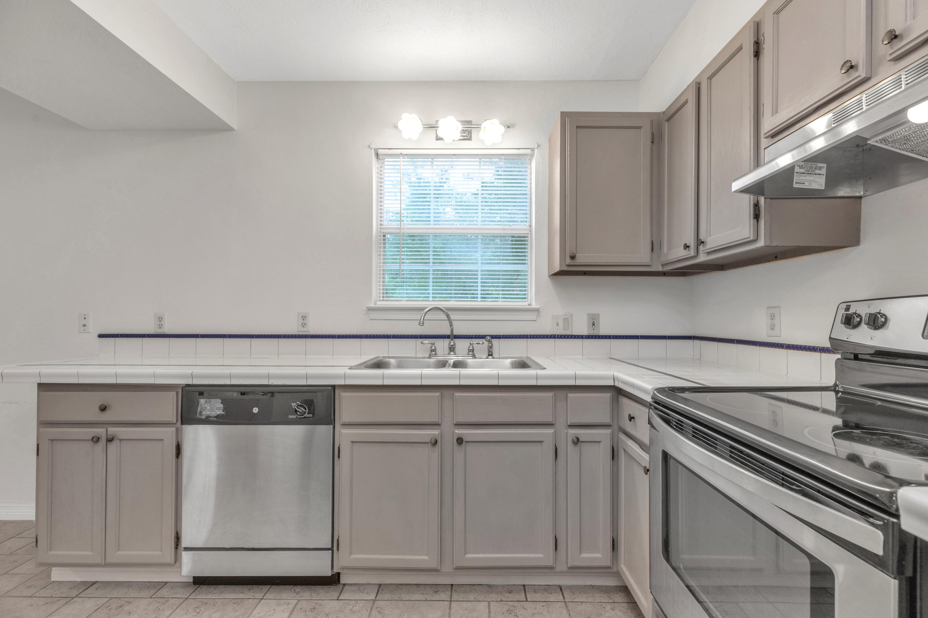 1708 Colonial Court Fort Walton Beach FL 32547