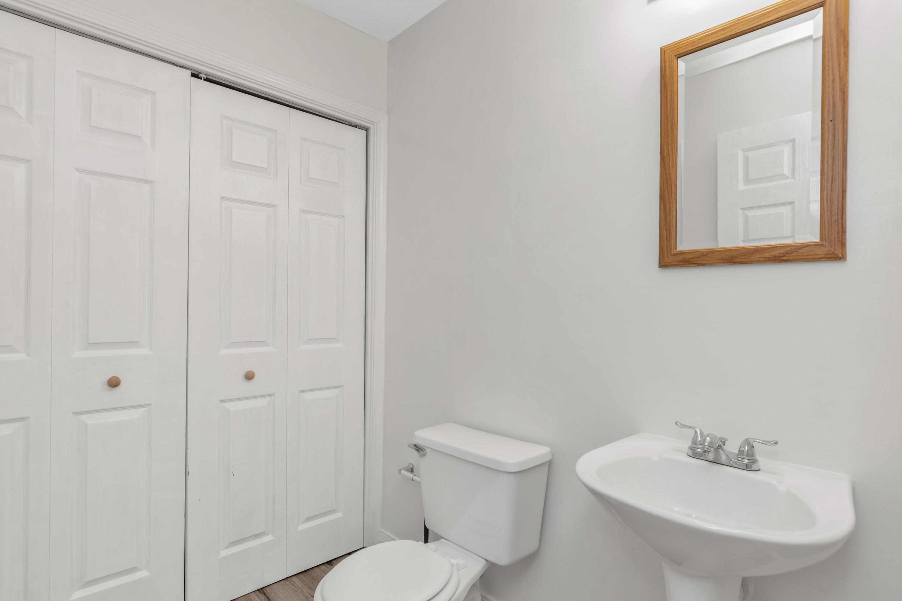 1708 Colonial Court Fort Walton Beach FL 32547