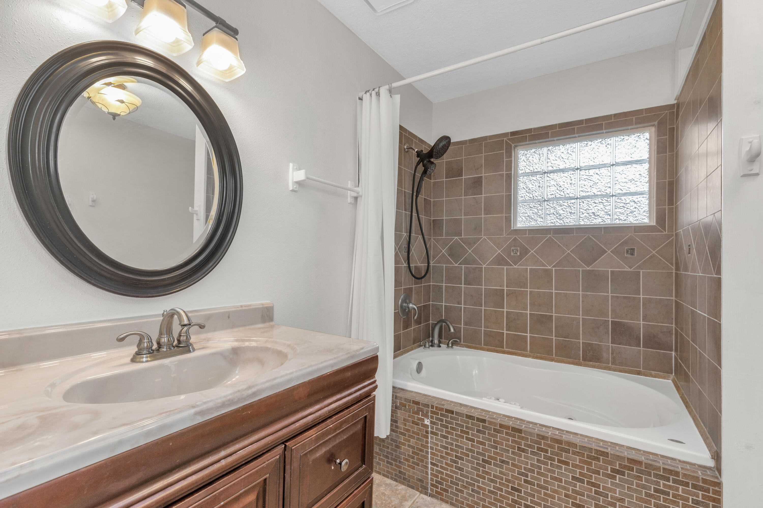 1708 Colonial Court Fort Walton Beach FL 32547