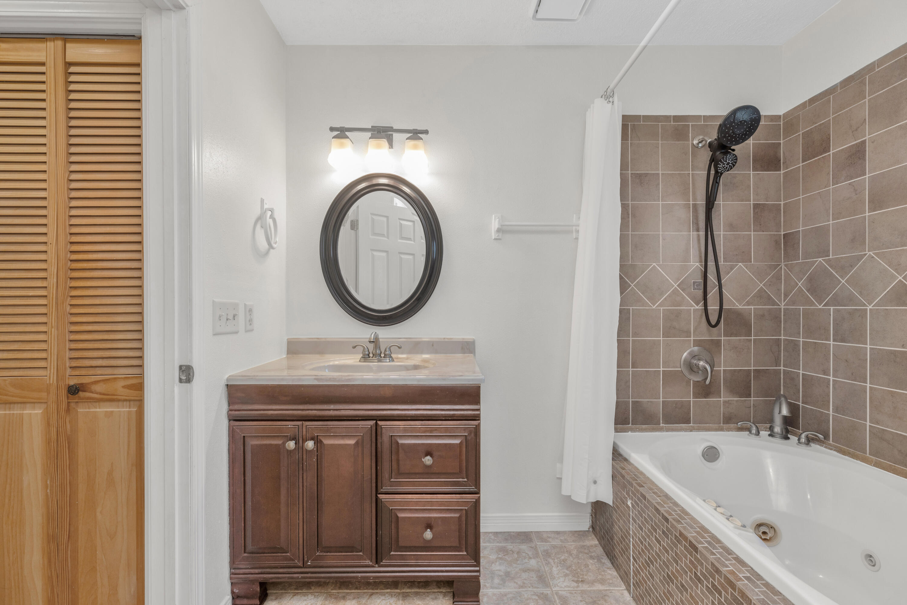 1708 Colonial Court Fort Walton Beach FL 32547