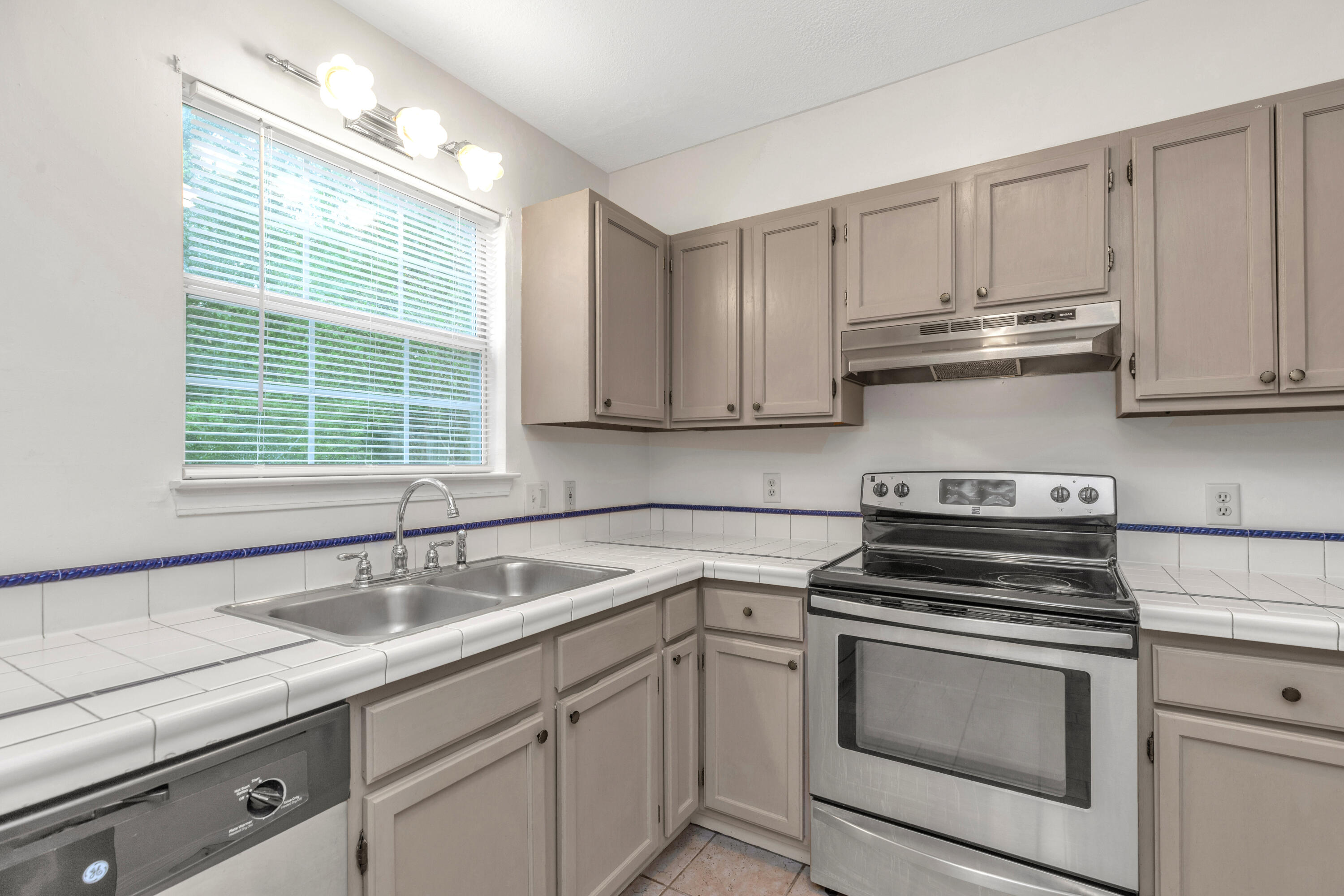 1708 Colonial Court Fort Walton Beach FL 32547
