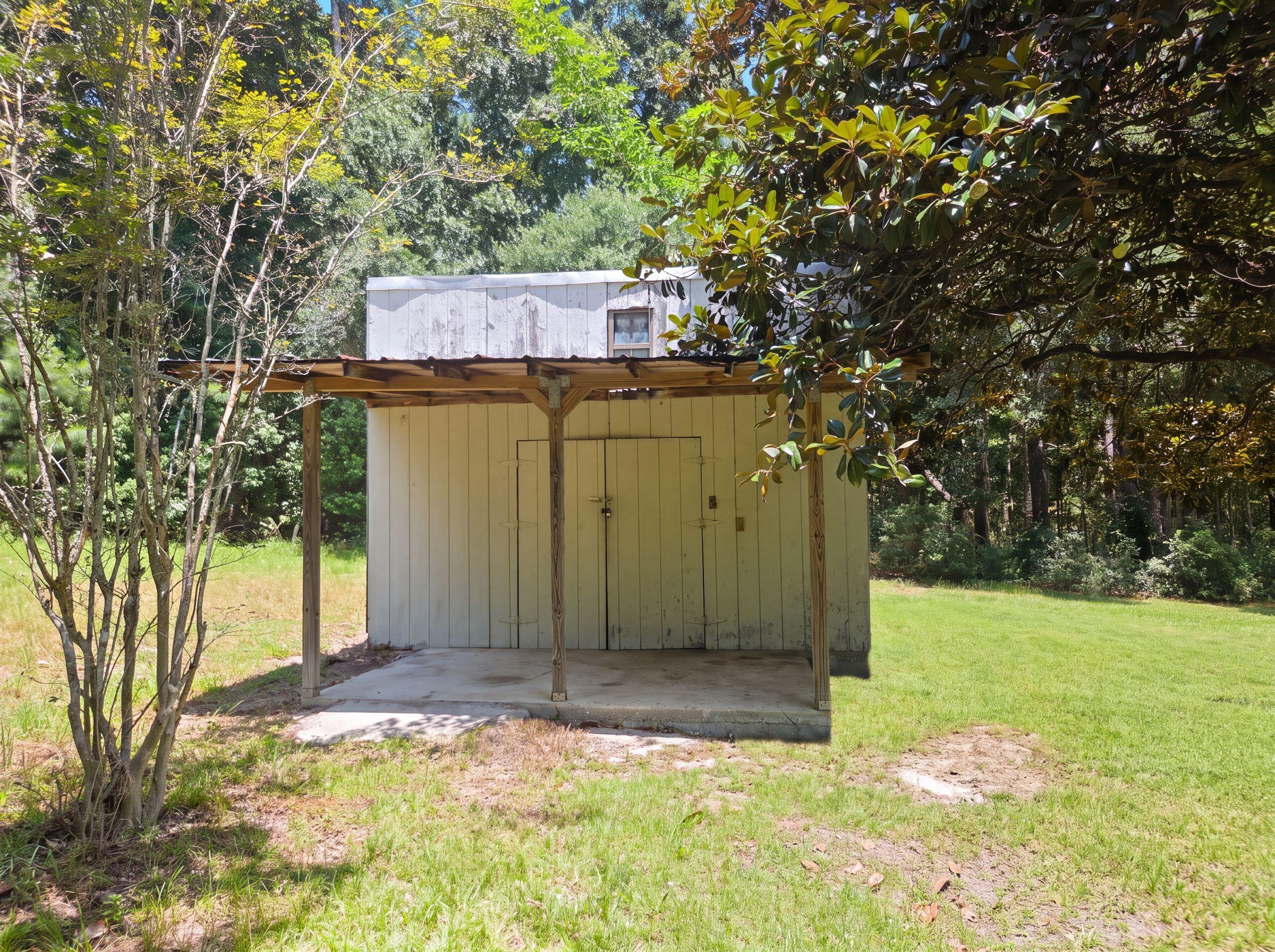 97 Walnut Avenue Defuniak Springs FL 32435