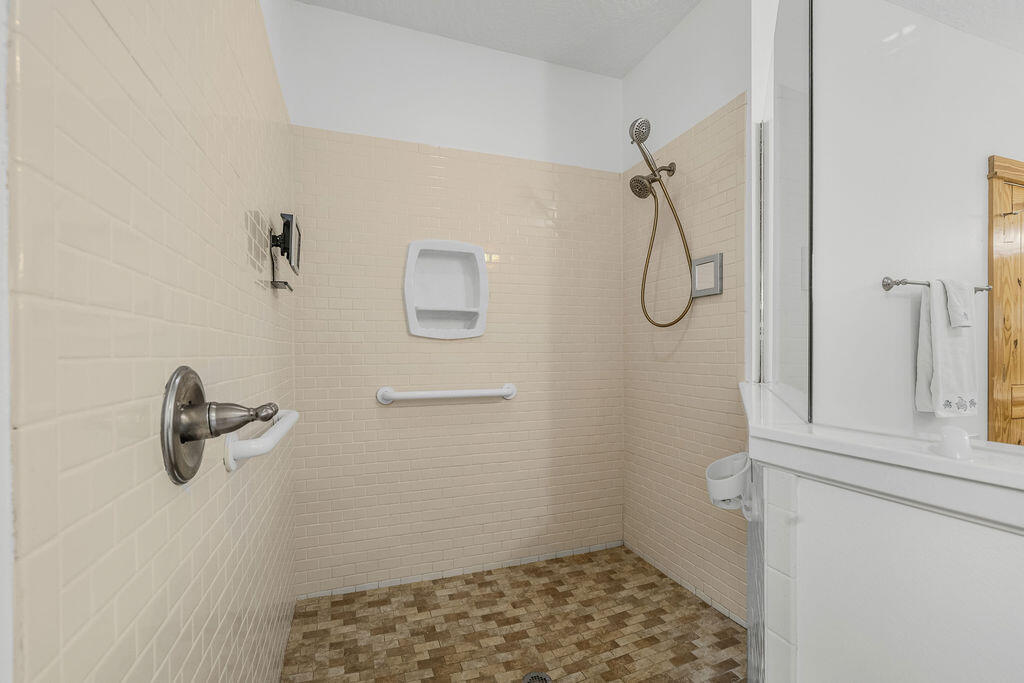 205 SE Alconese Avenue Fort Walton Beach FL 32548