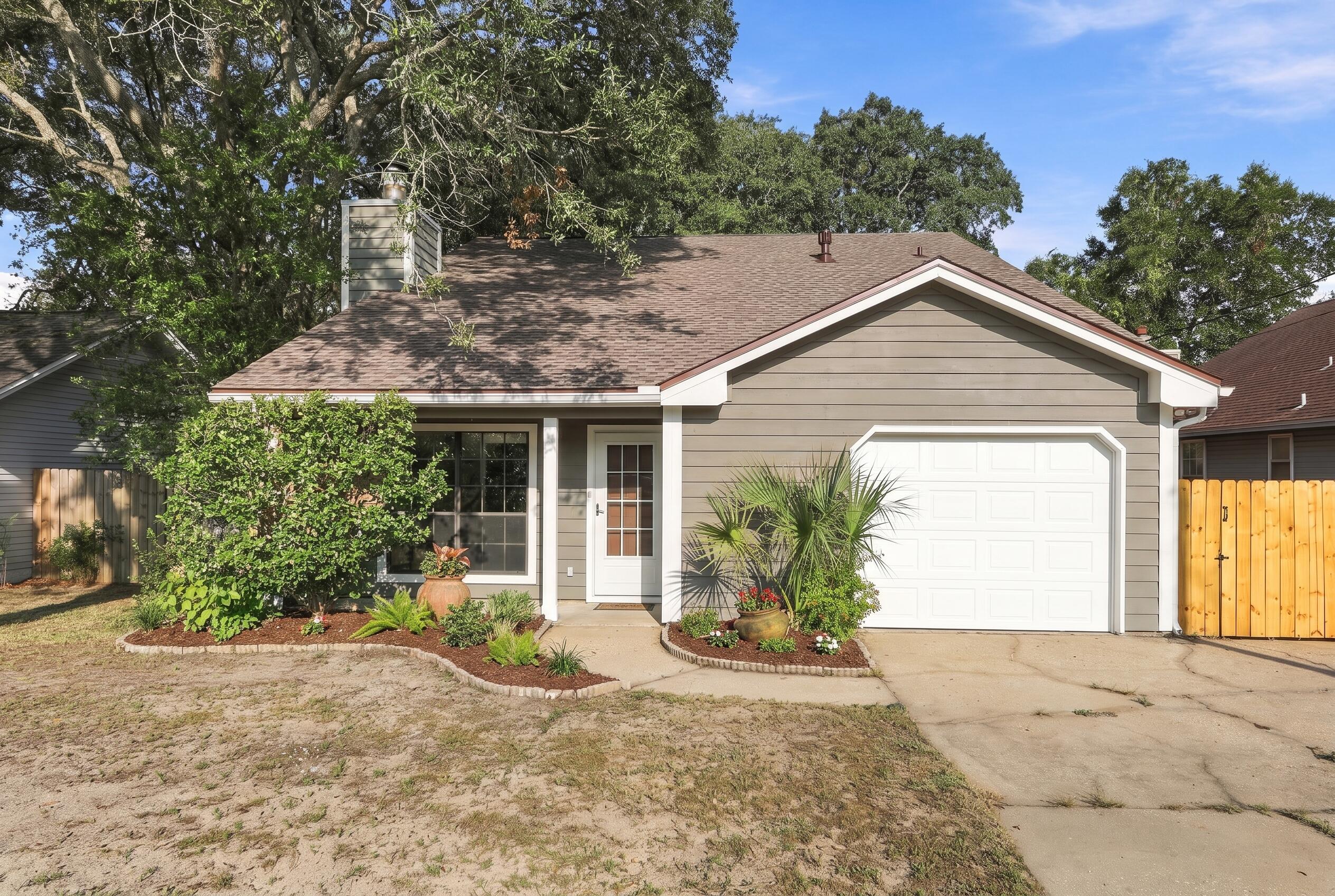 636 Fir Avenue Niceville FL 32578