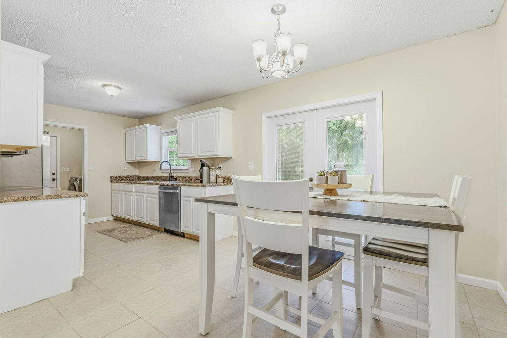 327 Lakeview Drive Crestview FL 32536