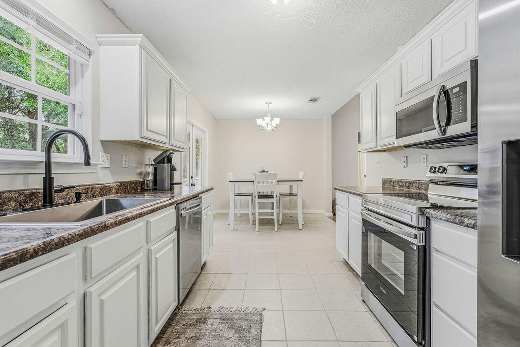 327 Lakeview Drive Crestview FL 32536