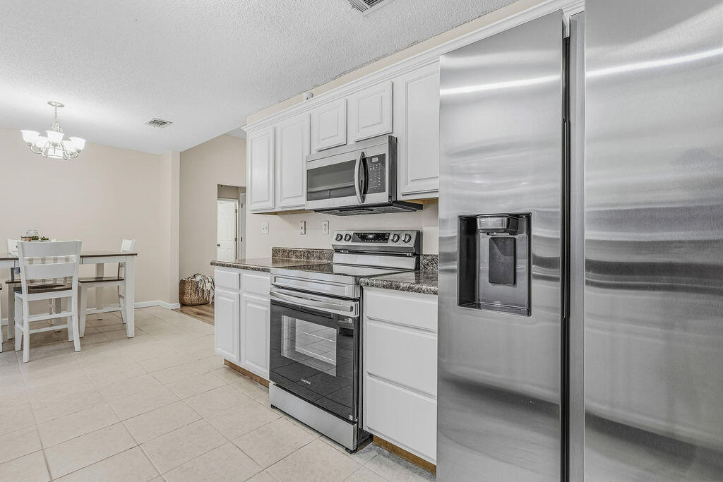 327 Lakeview Drive Crestview FL 32536