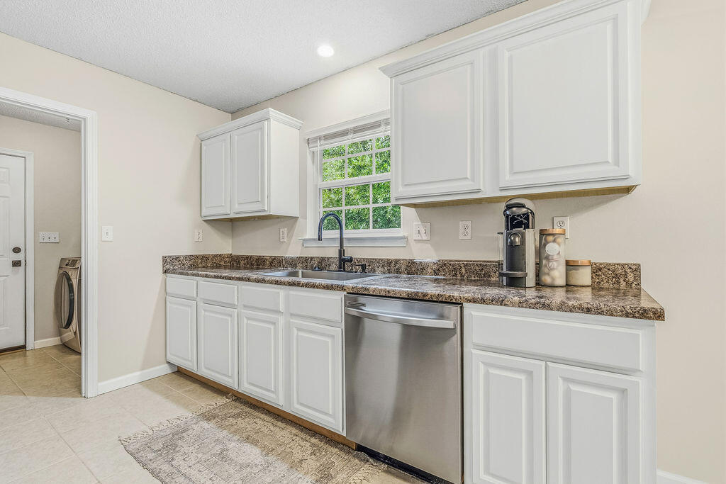327 Lakeview Drive Crestview FL 32536