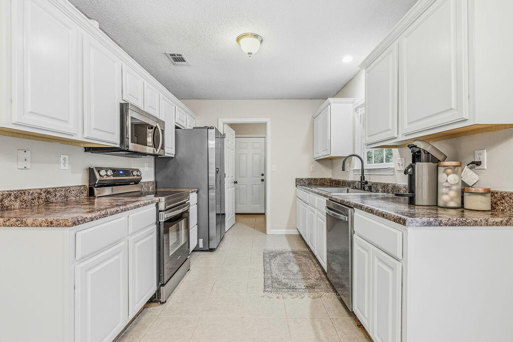 327 Lakeview Drive Crestview FL 32536