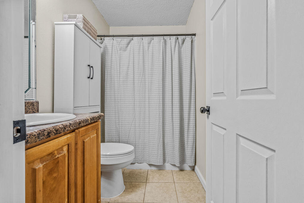 327 Lakeview Drive Crestview FL 32536
