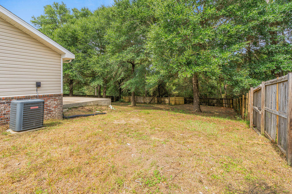 327 Lakeview Drive Crestview FL 32536