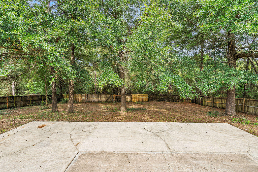327 Lakeview Drive Crestview FL 32536