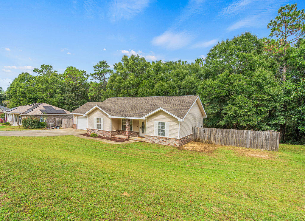 327 Lakeview Drive Crestview FL 32536