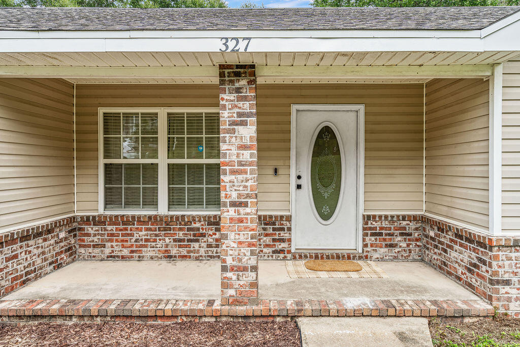 327 Lakeview Drive Crestview FL 32536
