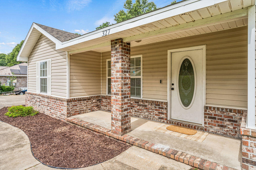 327 Lakeview Drive Crestview FL 32536