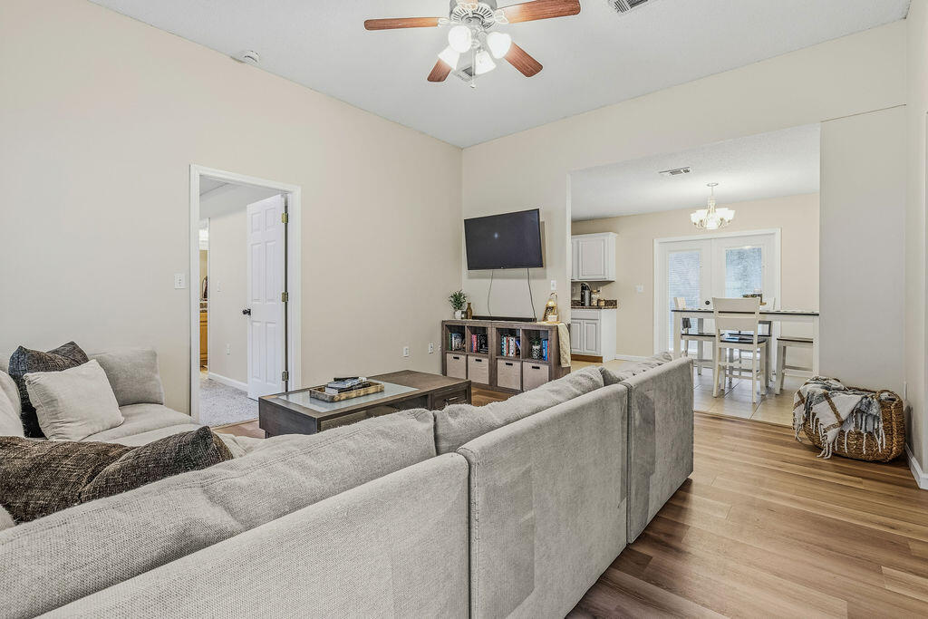 327 Lakeview Drive Crestview FL 32536