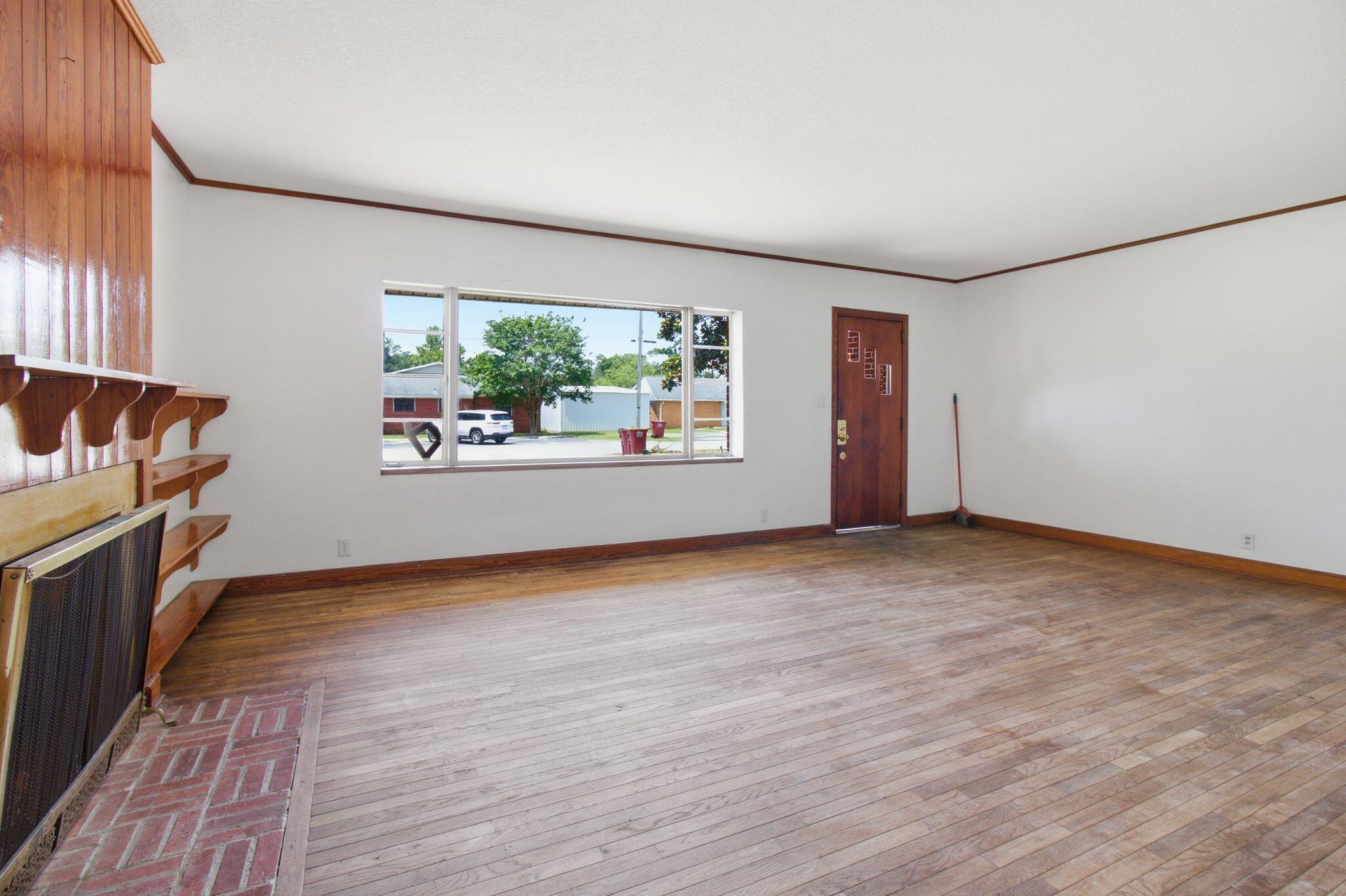 855 N Pearl Street Crestview FL 32536