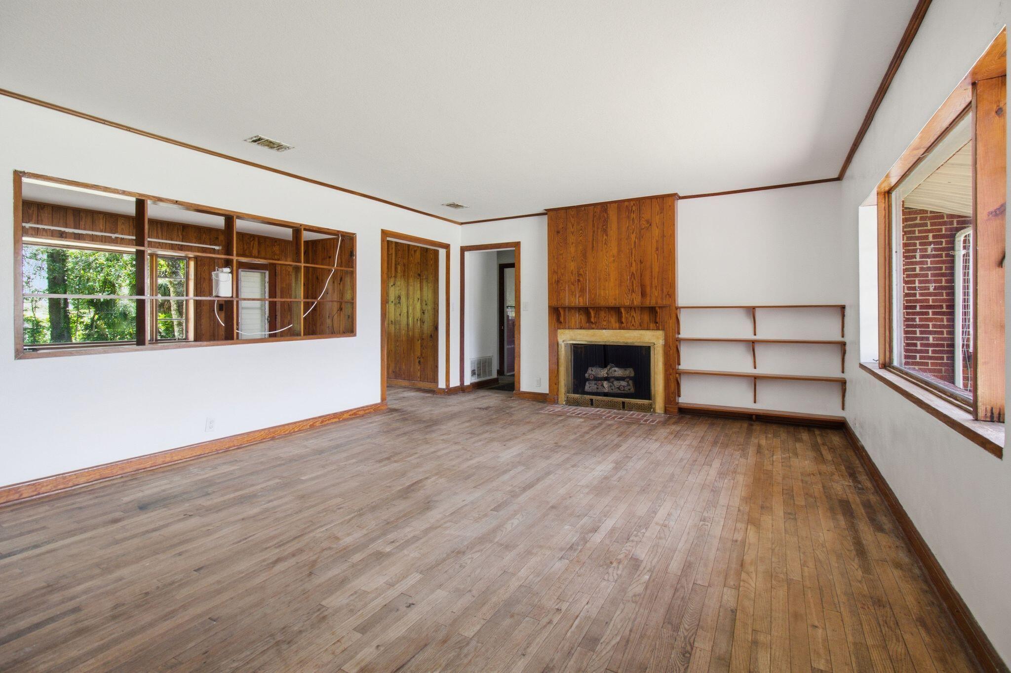 855 N Pearl Street Crestview FL 32536