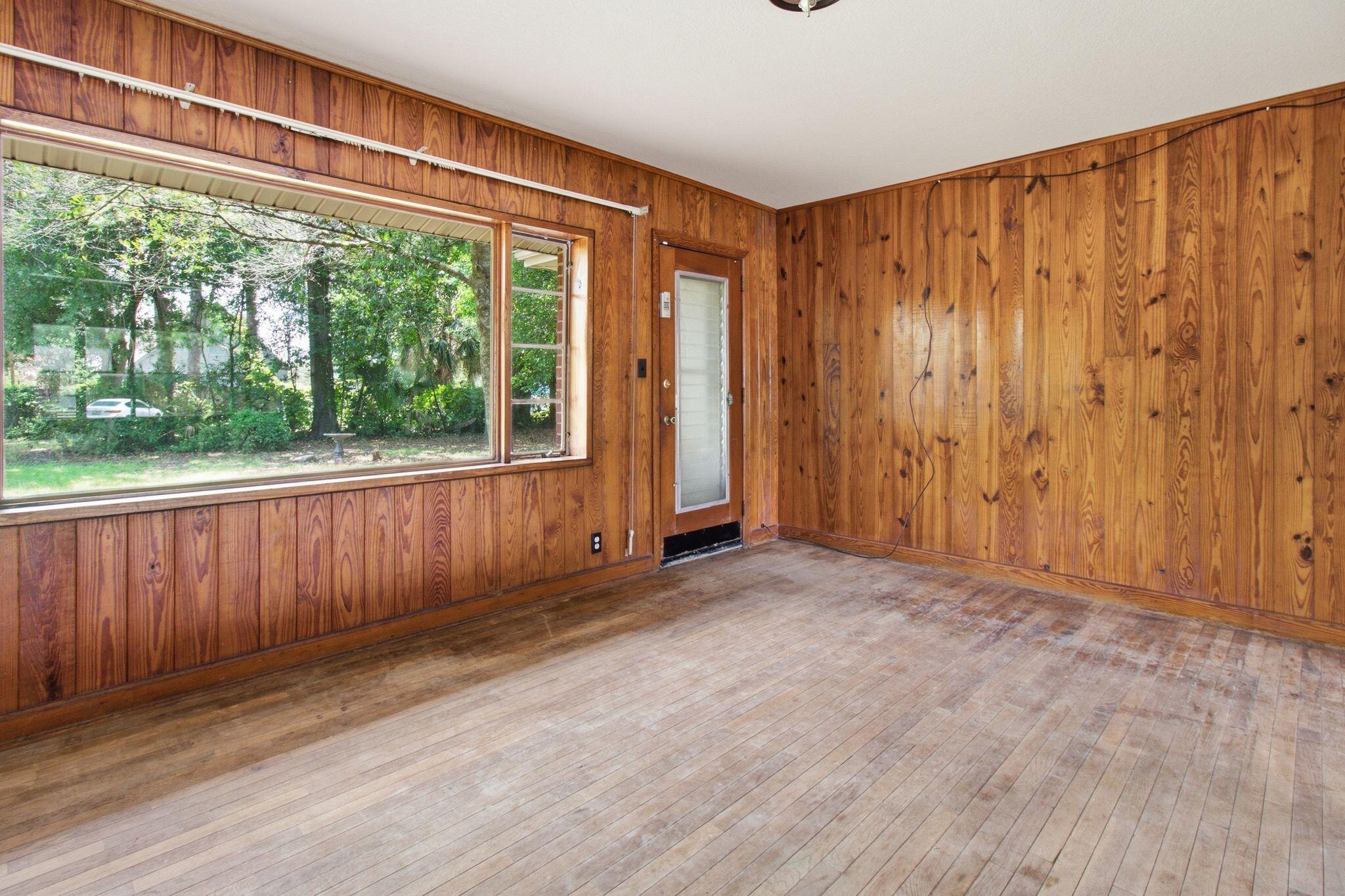 855 N Pearl Street Crestview FL 32536