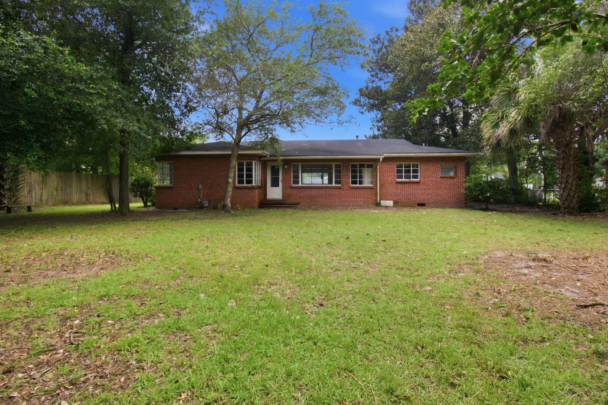 855 N Pearl Street Crestview FL 32536