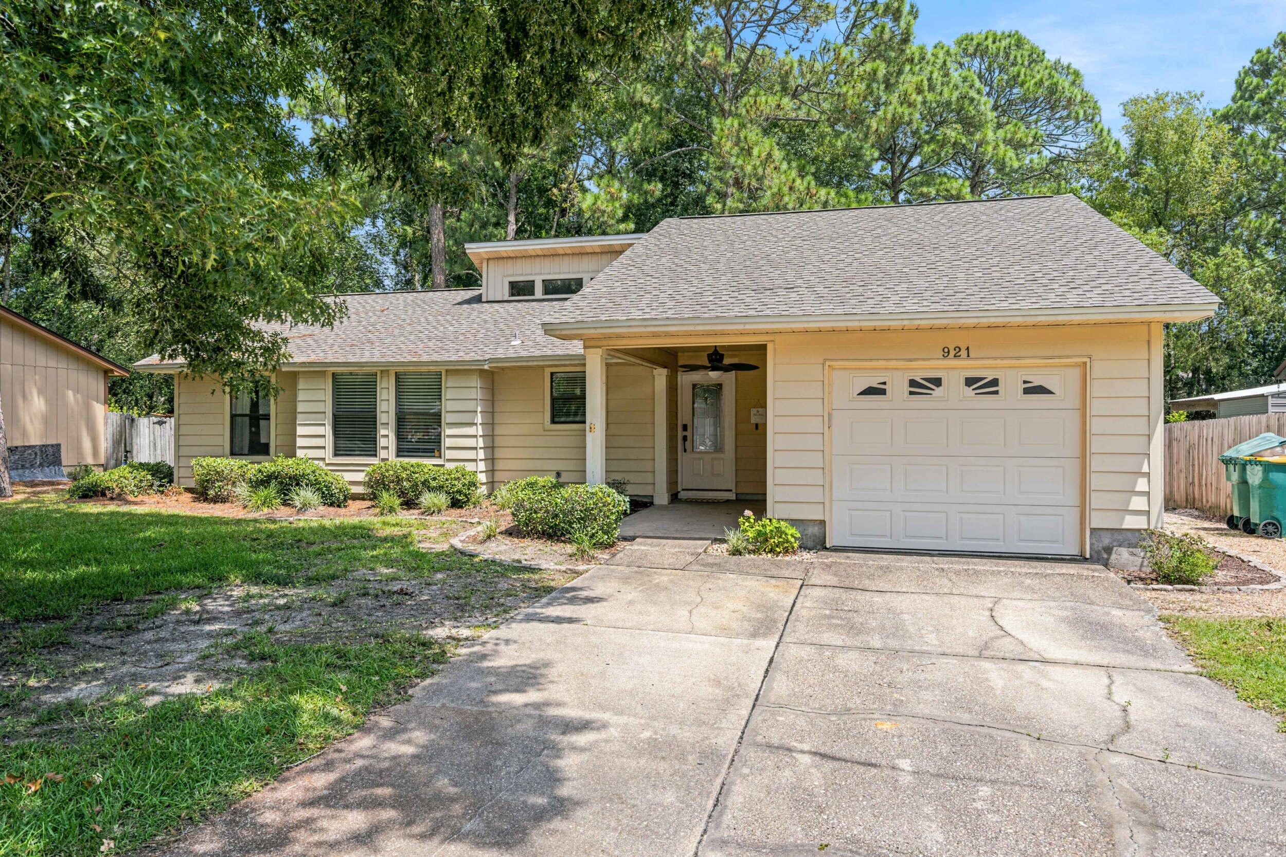 921 Nutmeg Avenue Niceville FL 32578