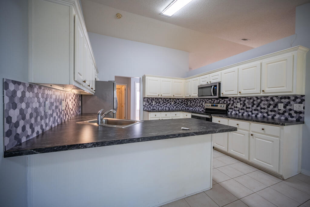 6900 Calle De Caballero Navarre FL 32566