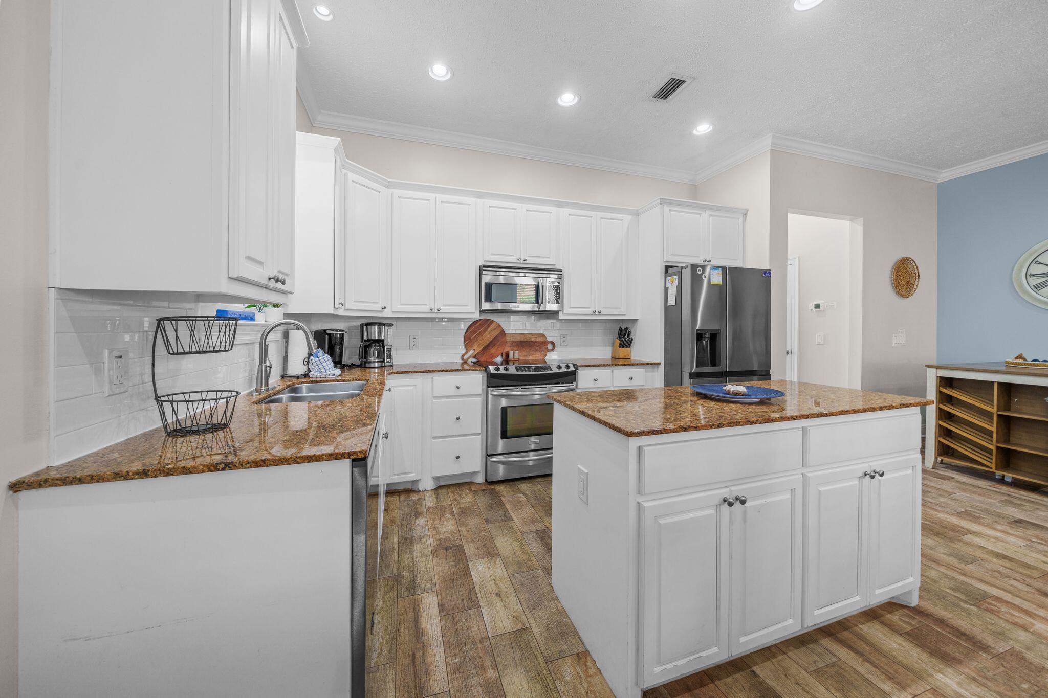 7818 Thomas Drive Panama City FL 32408
