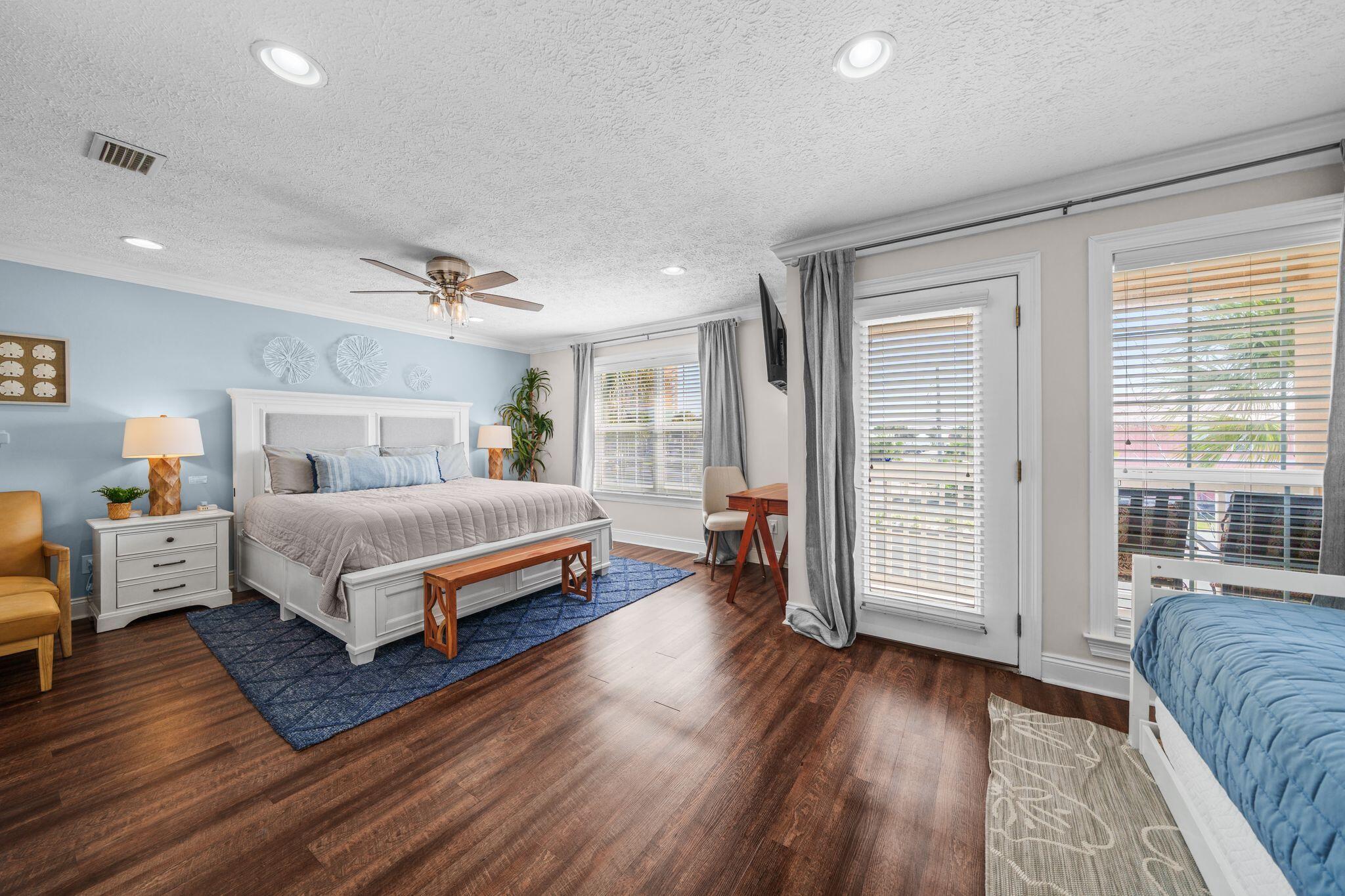 7818 Thomas Drive Panama City FL 32408