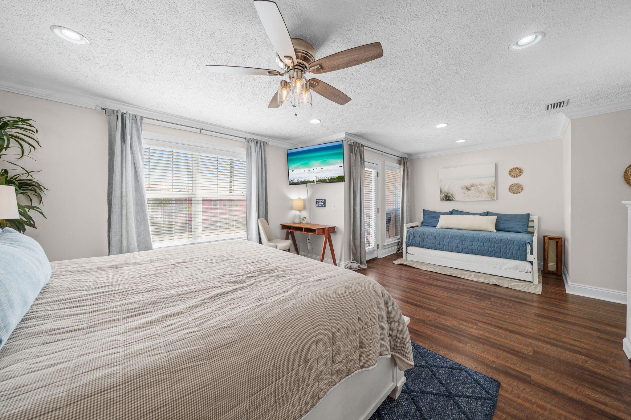 7818 Thomas Drive Panama City FL 32408
