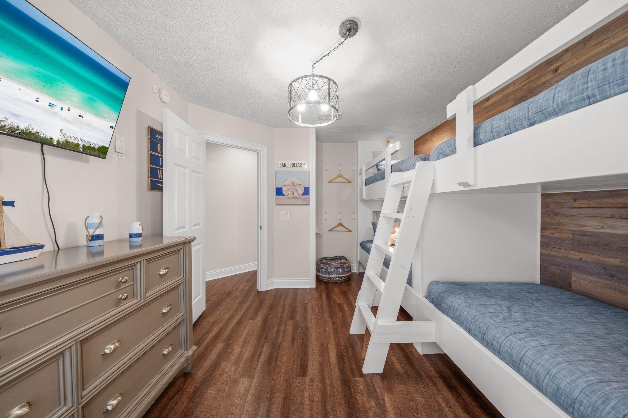 7818 Thomas Drive Panama City FL 32408