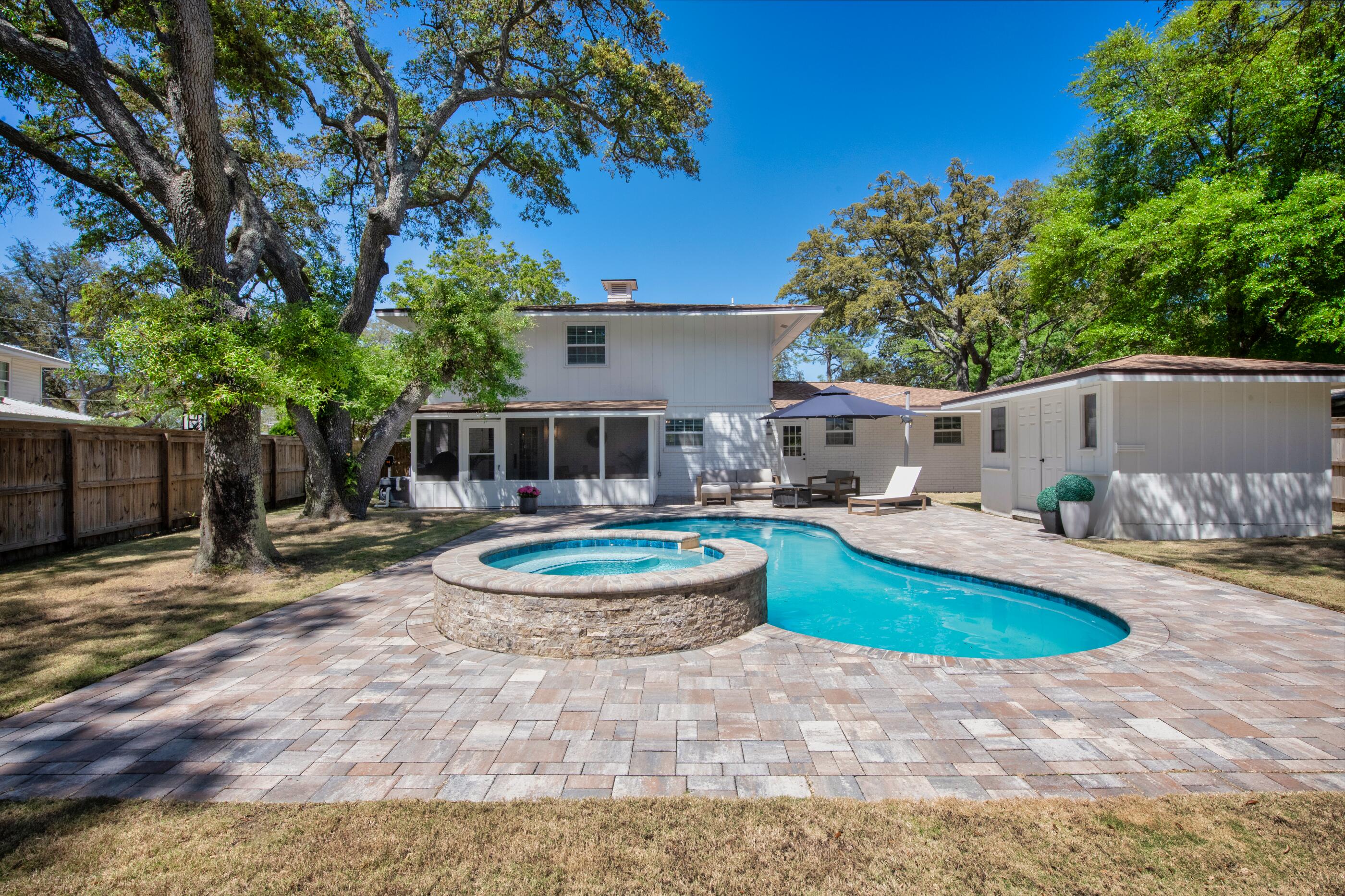 231 Country Club Road Shalimar FL 32579
