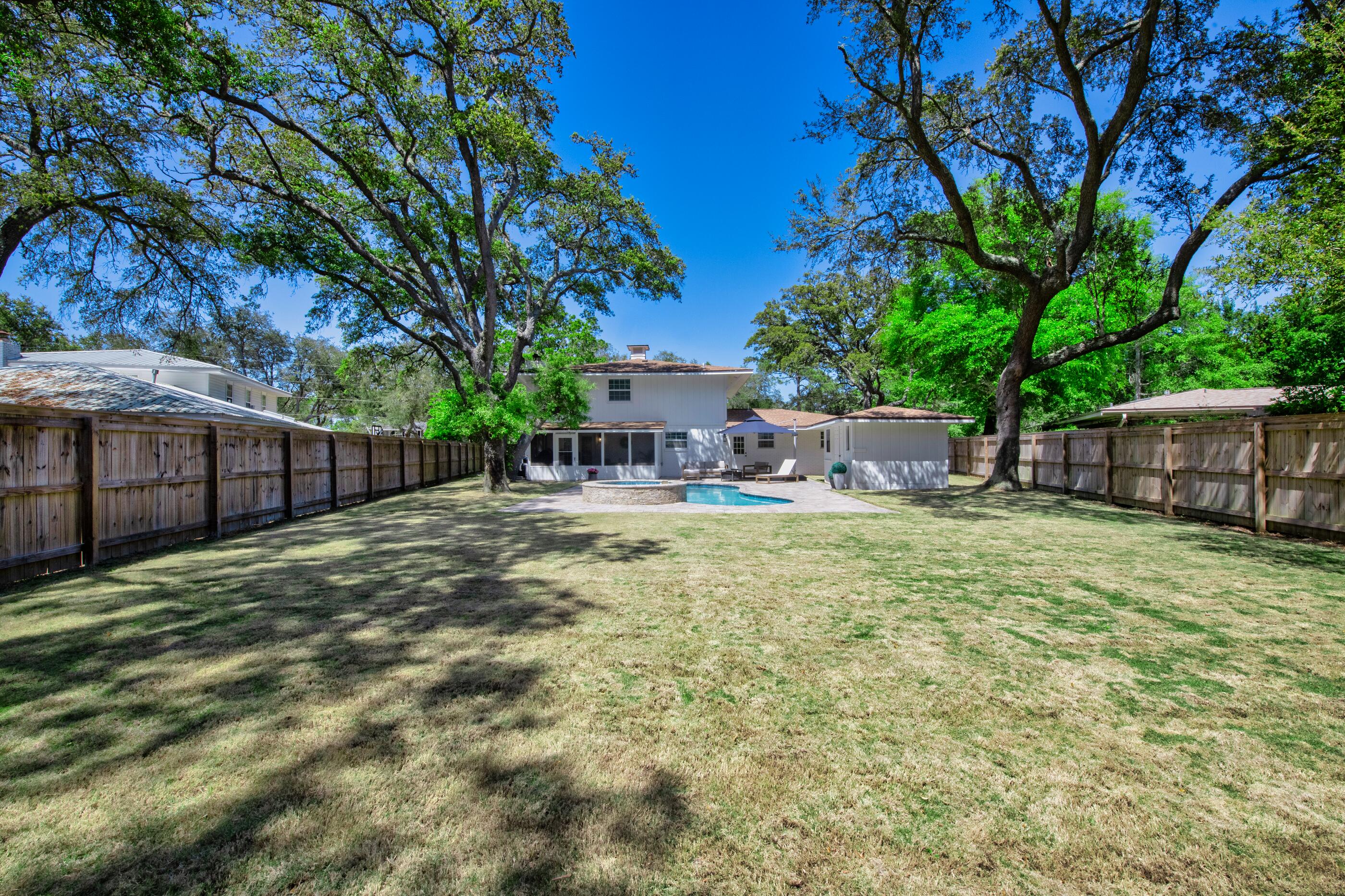 231 Country Club Road Shalimar FL 32579