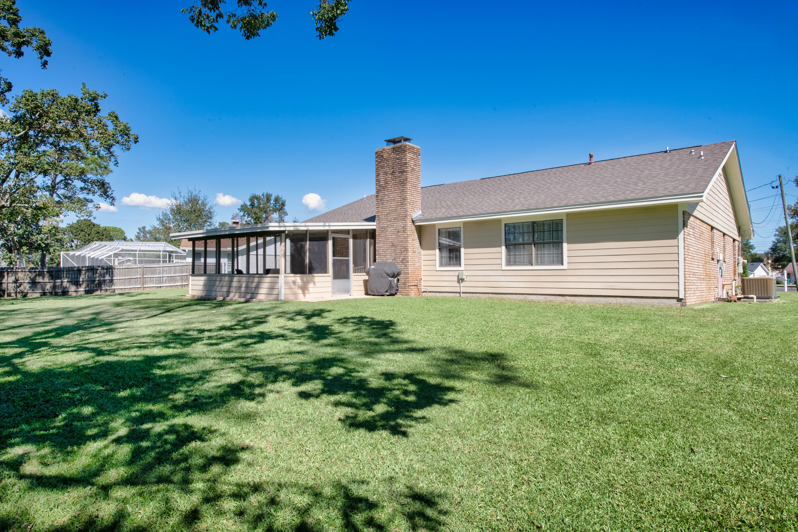 81 Paula Court Mary Esther FL 32569
