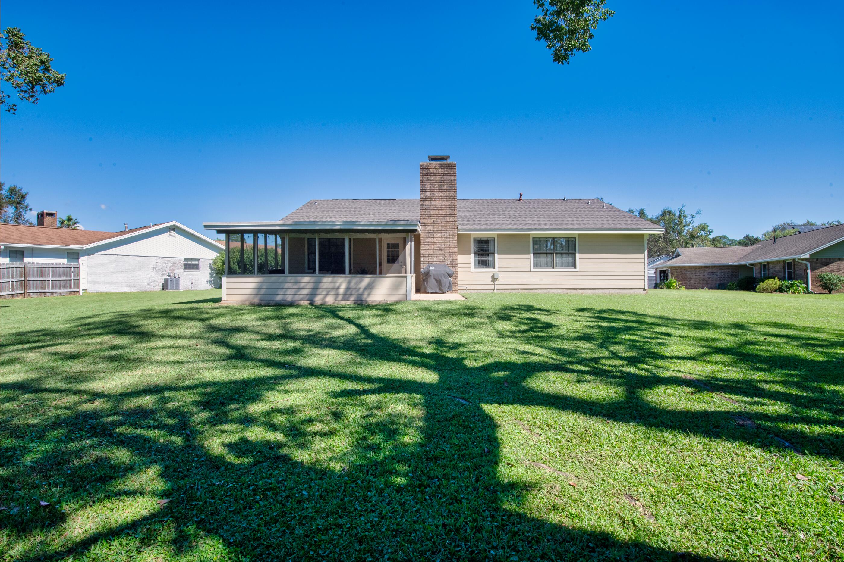 81 Paula Court Mary Esther FL 32569