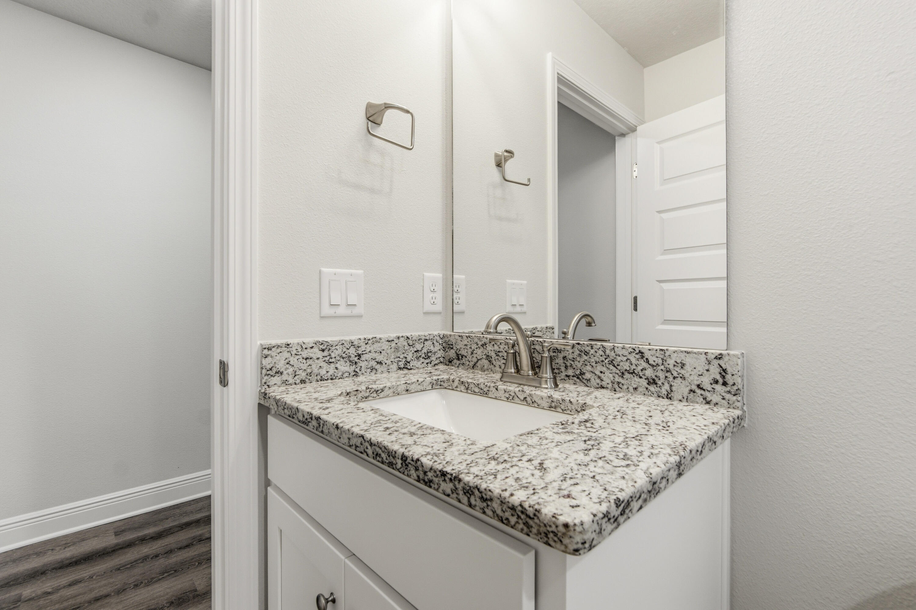 224 E Iris Lane Defuniak Springs FL 32433