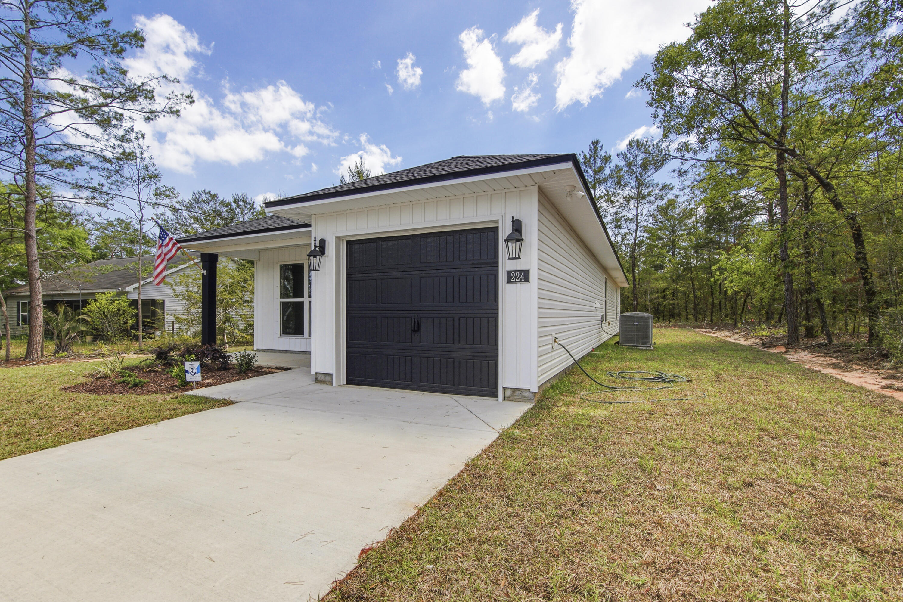 224 E Iris Lane Defuniak Springs FL 32433