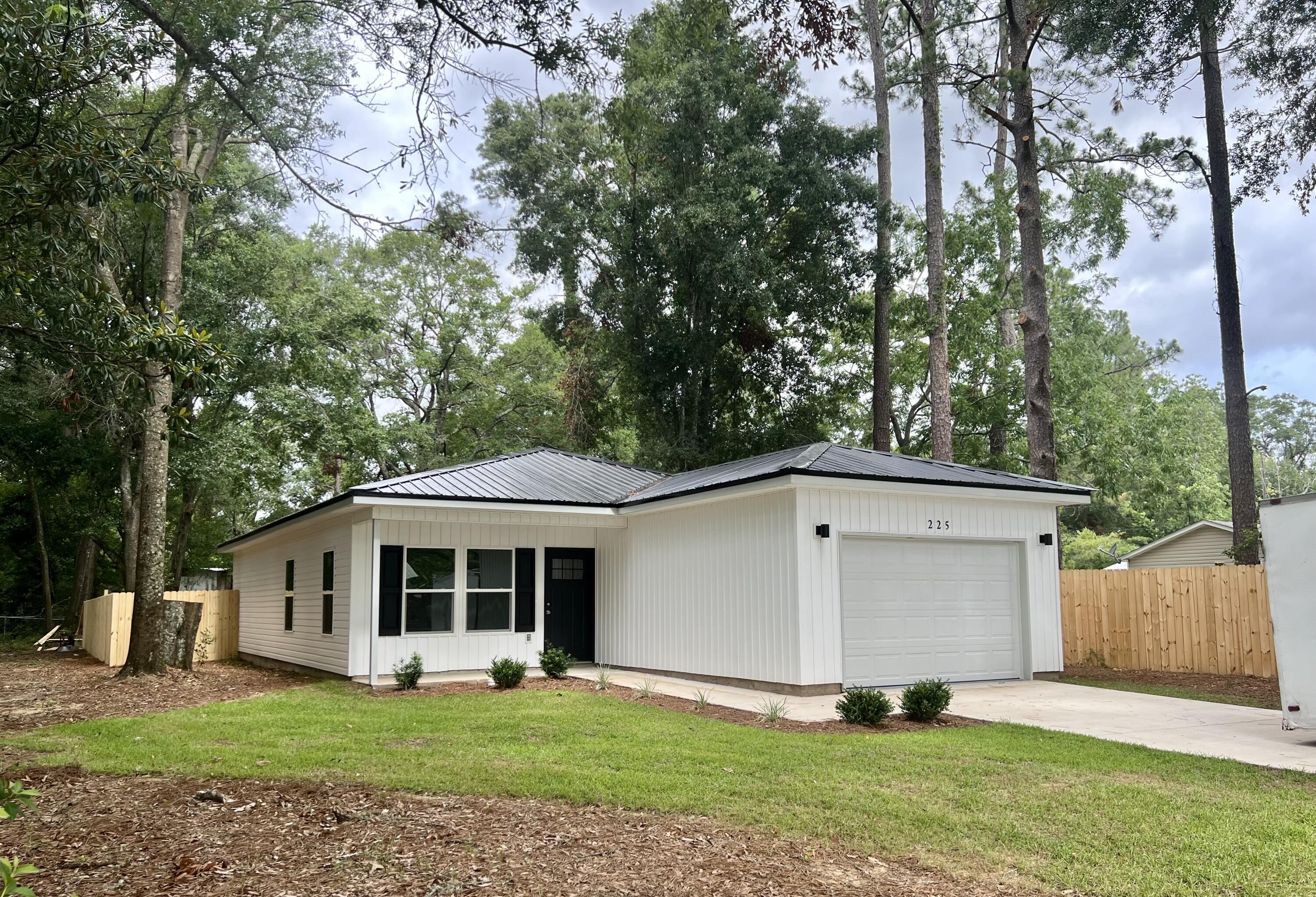 225 Dixie Street Crestview FL 32536