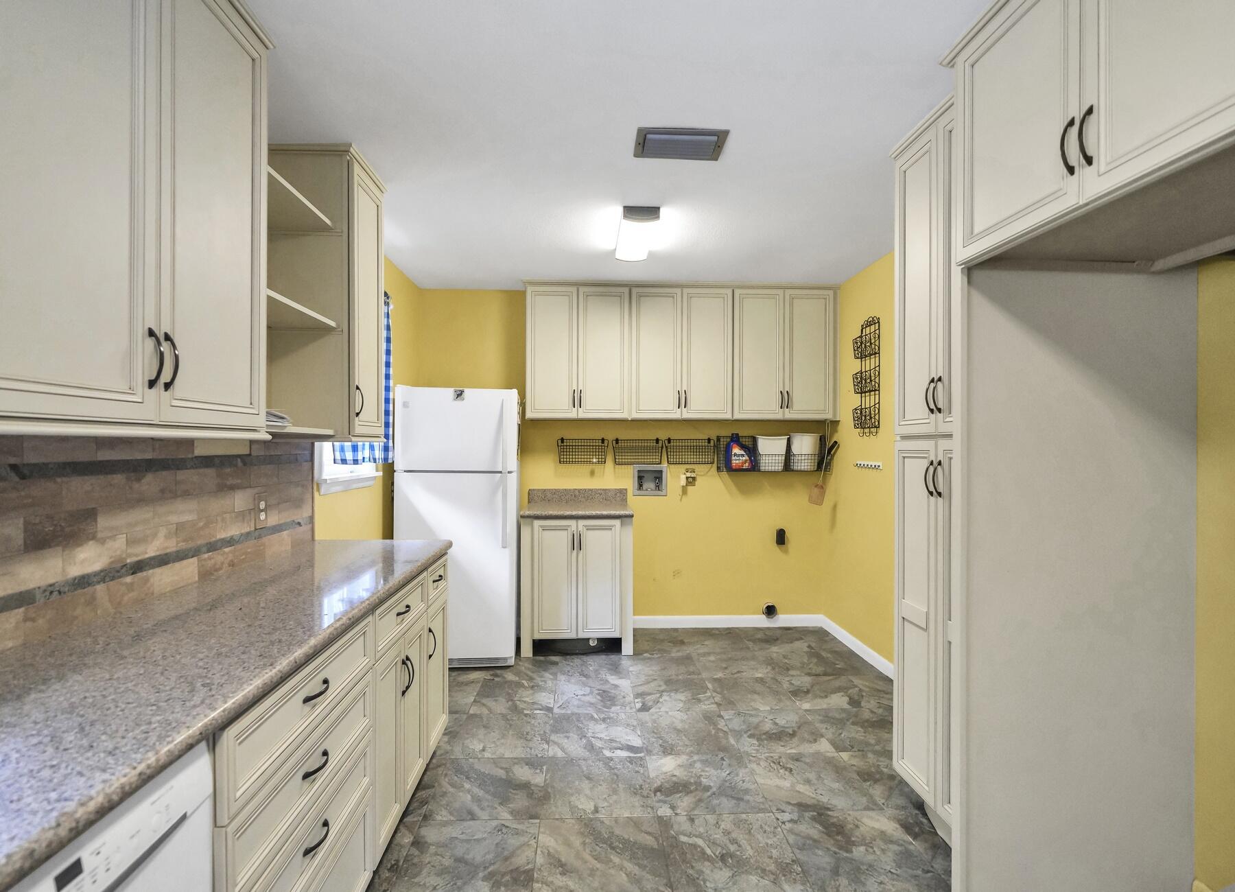 14034 331 Business Freeport FL 32439