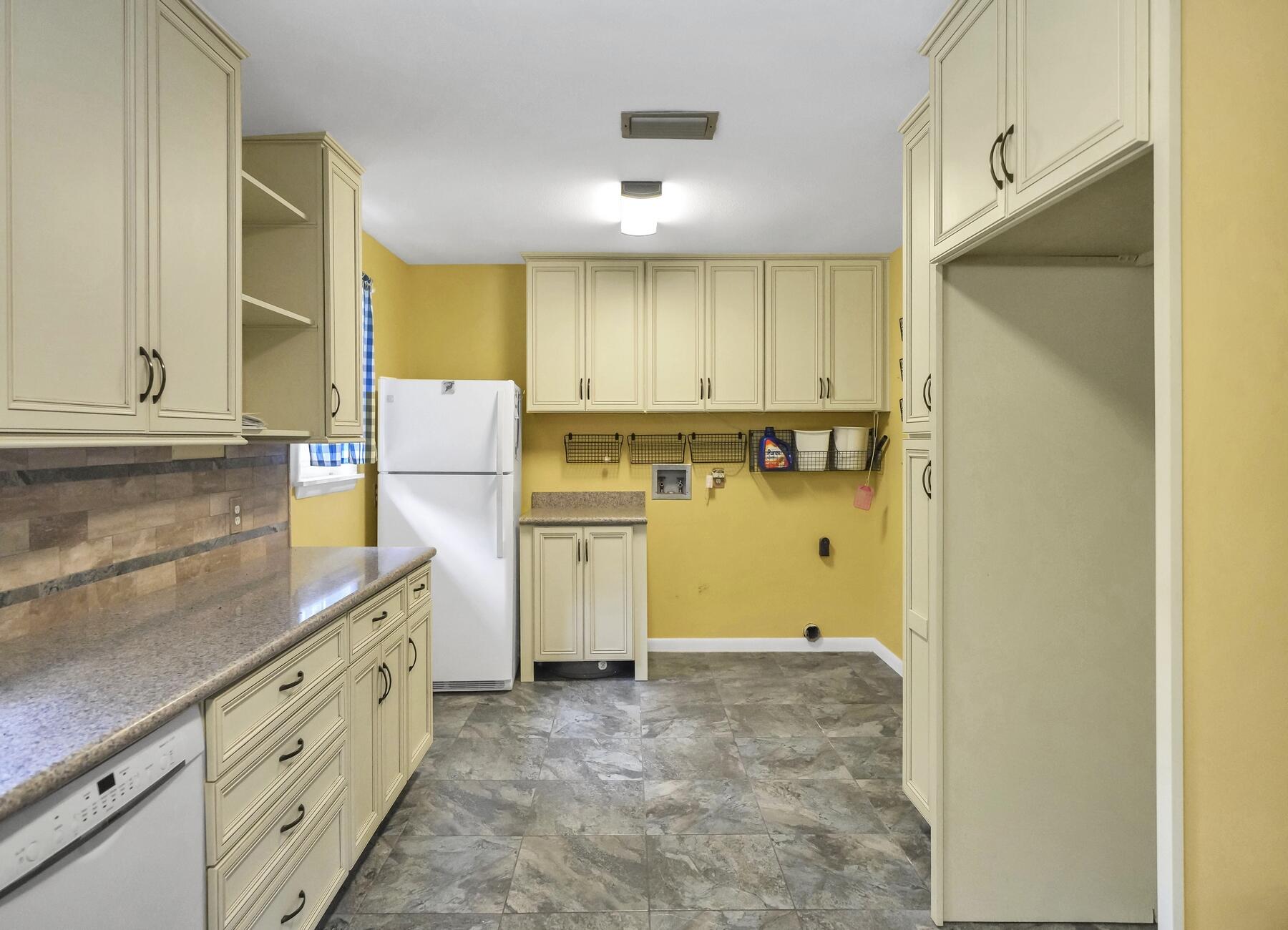 14034 331 Business Freeport FL 32439