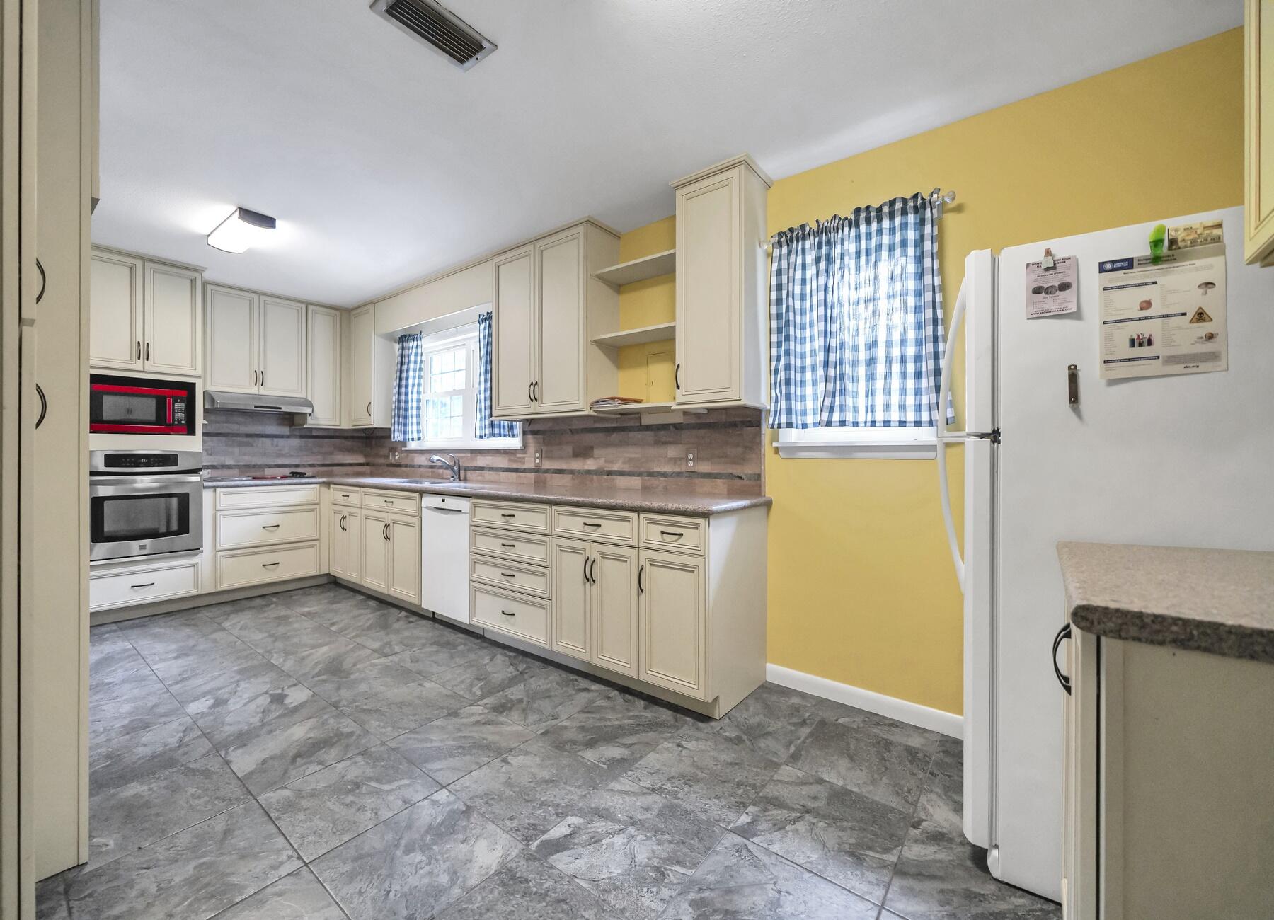14034 331 Business Freeport FL 32439