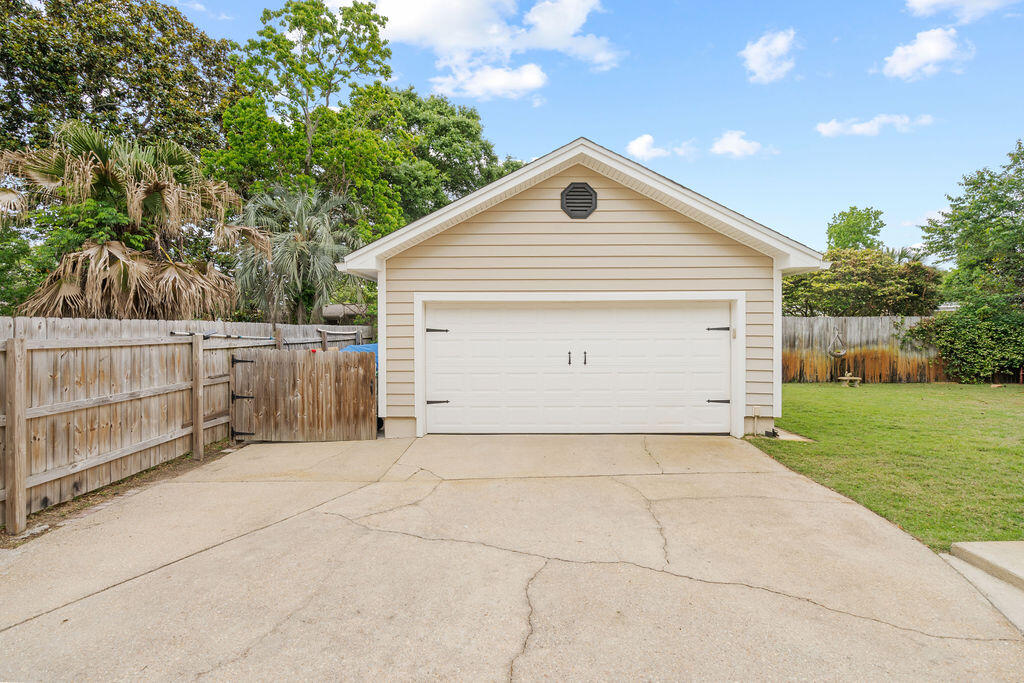 15 Winfield Way Mary Esther FL 32569